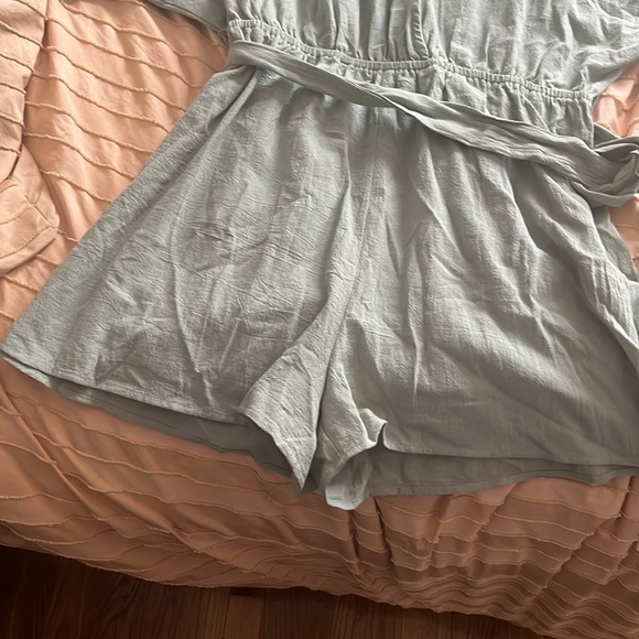 Green jumper - Picture 2 of 3